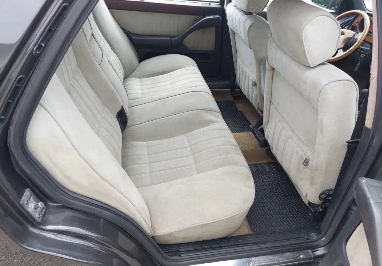 Lancia Thema 3.0 V8 Cv 230 Thema 8.32, foto 4
