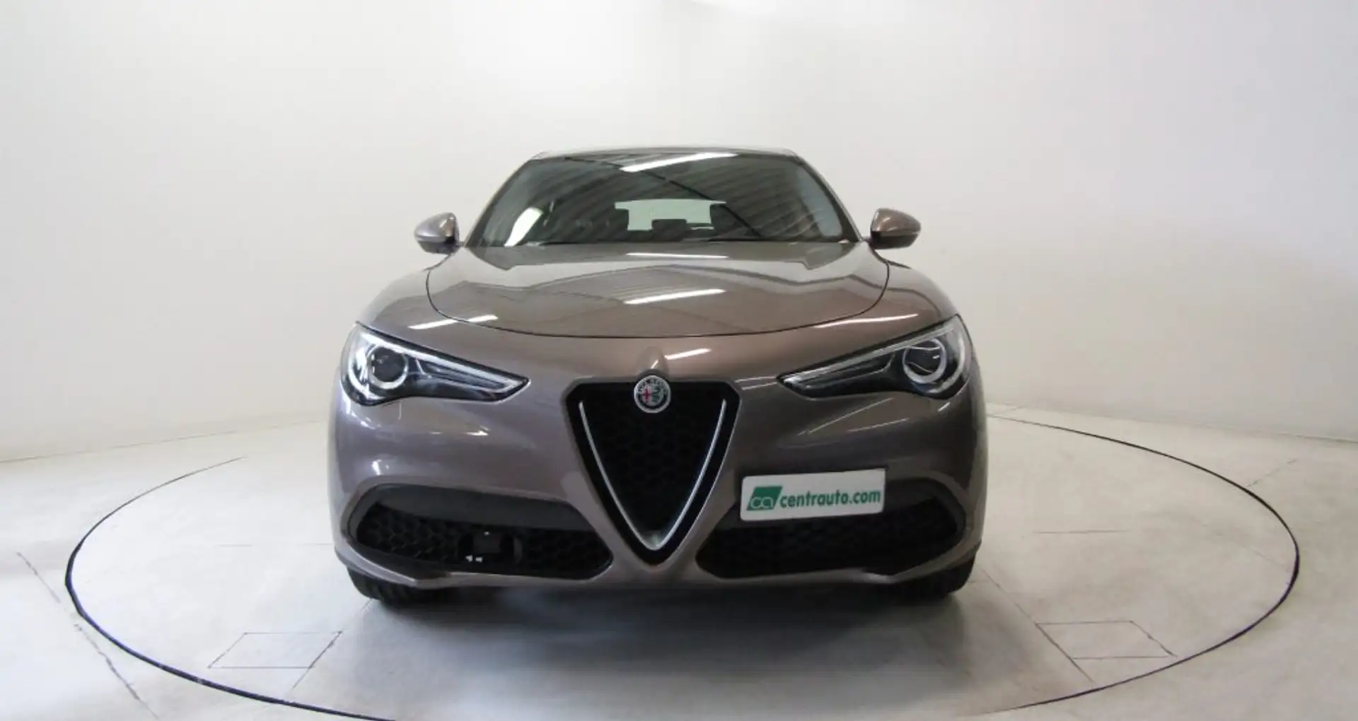 Alfa Romeo Stelvio 2.2 D AT8 RWD Business 2WD Коричневий - 2