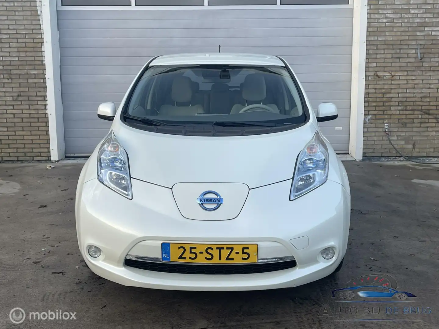 Nissan Leaf Base 24 kWh € 2999,- na subsidie Biały - 2