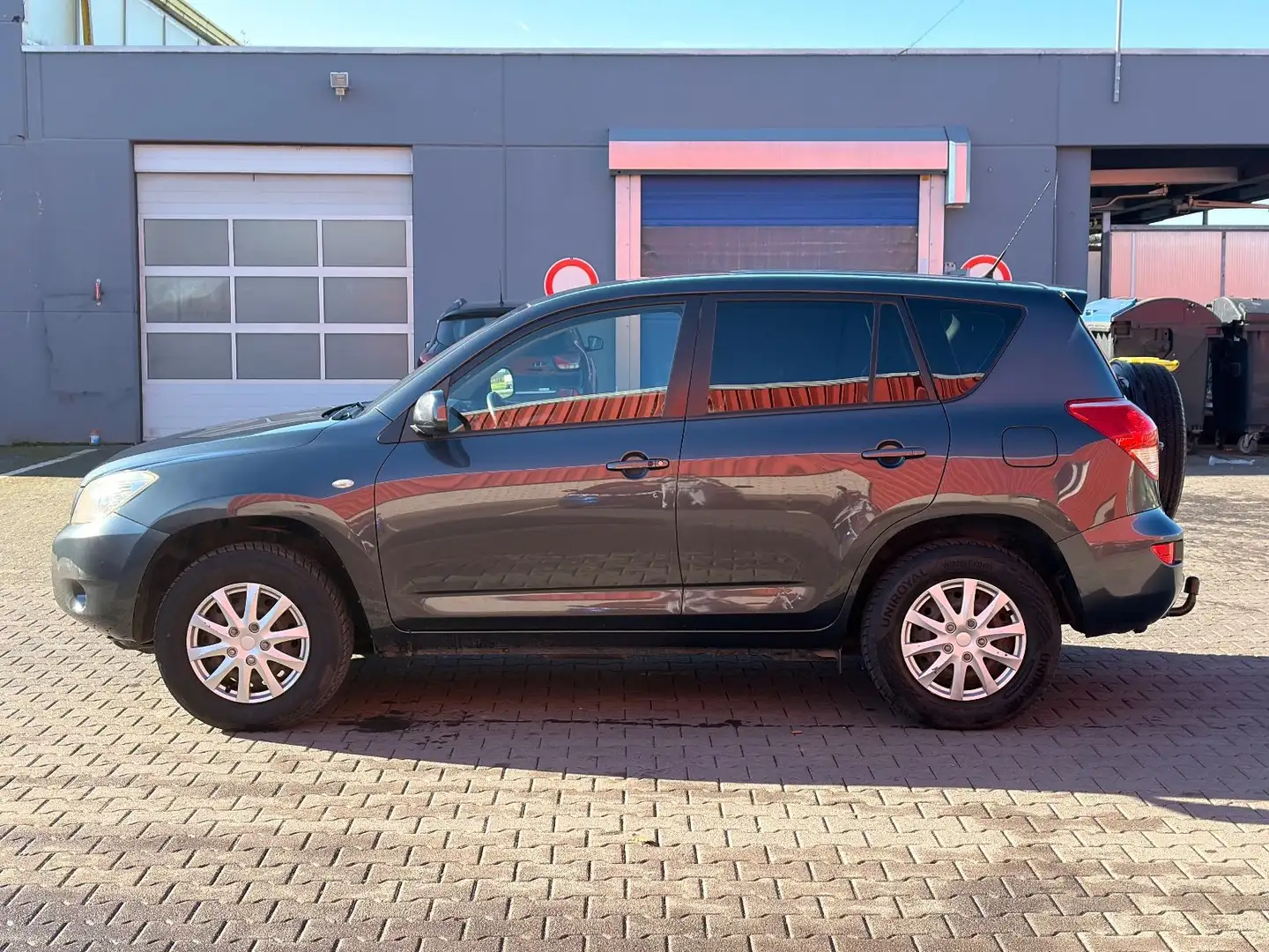 Toyota RAV 4 4 2.0 *TOP GEPFLEGT *4x4 LEDER NAVI AHK Gris - 2