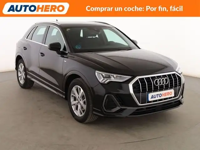 Audi Q3 view 8