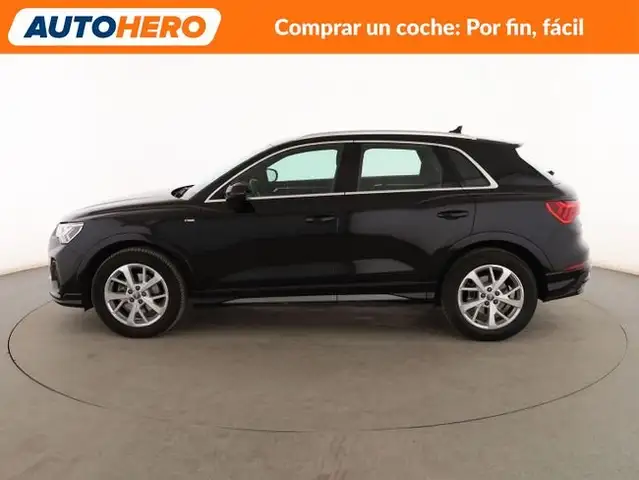 Audi Q3 view 3