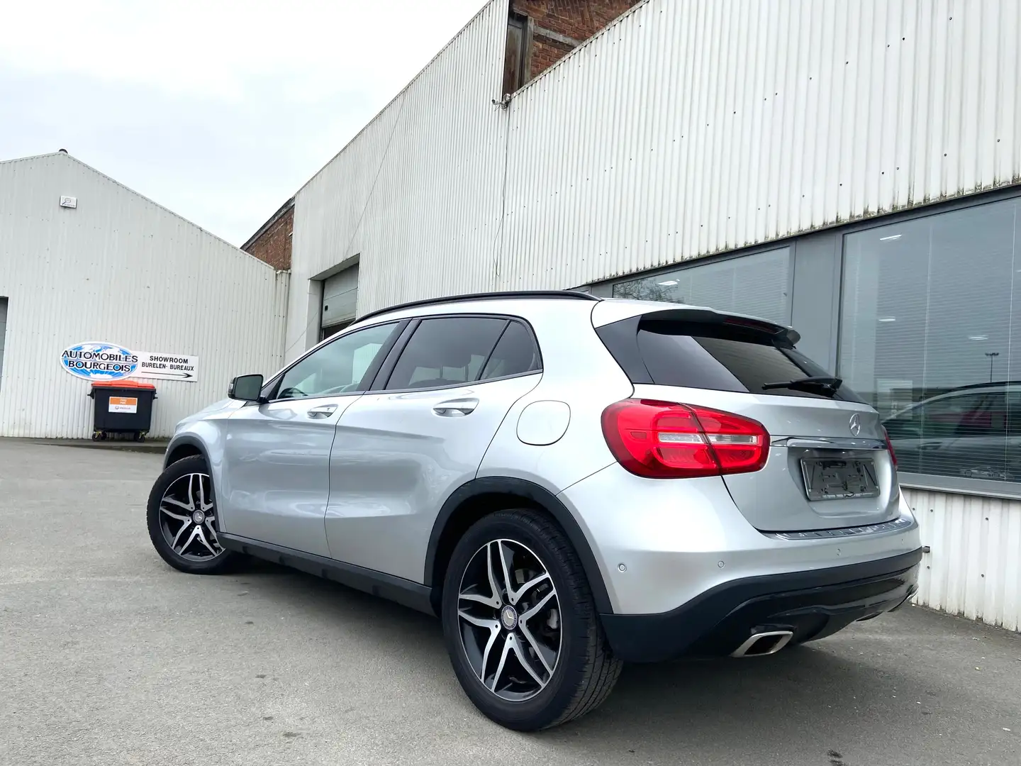 Mercedes-Benz GLA 220 d Aut.*Xenon*Cuir*Camera*Euro6* Gris - 2