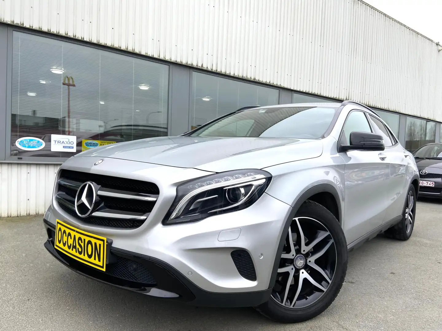 Mercedes-Benz GLA 220 d Aut.*Xenon*Cuir*Camera*Euro6* Grau - 1