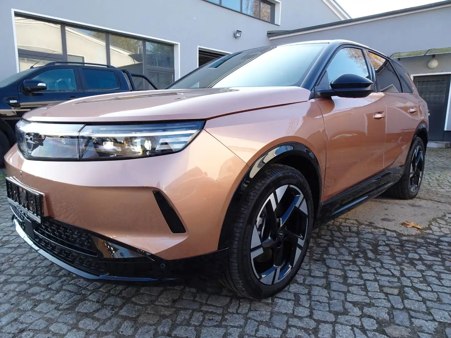 Opel Grandland X Electric 157kW GS KLIMATR-LED-NAV Brun - 1