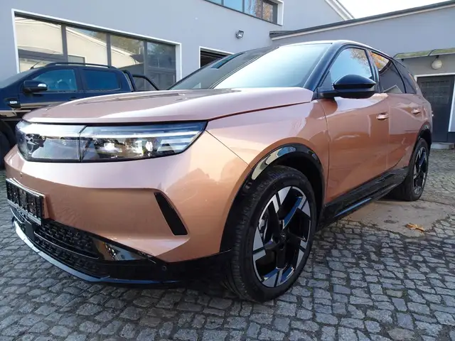 Opel Grandland X Electric 157kW GS KLIMATR-LED-NAV