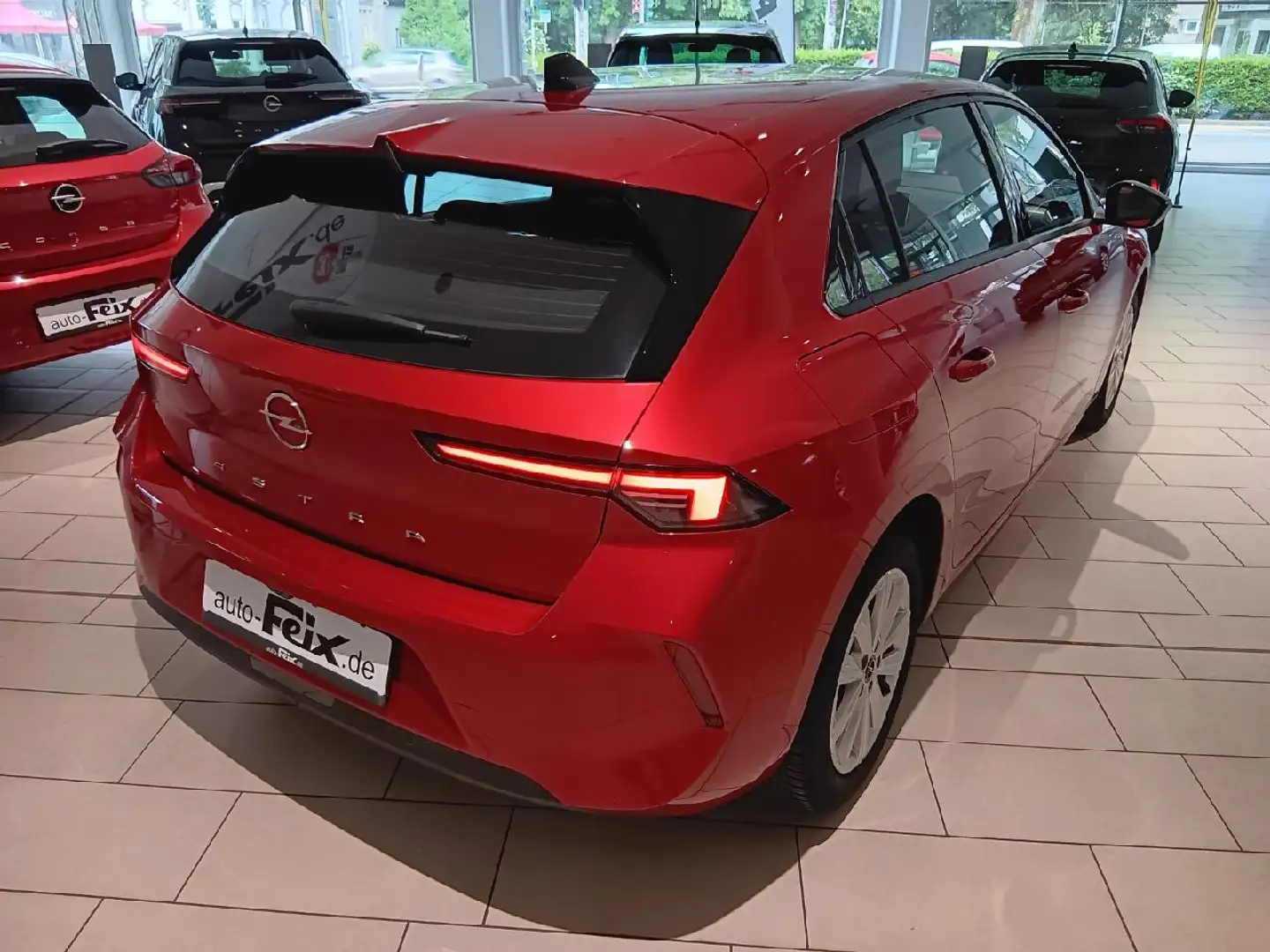 Opel Astra Enjoy Rot - 2