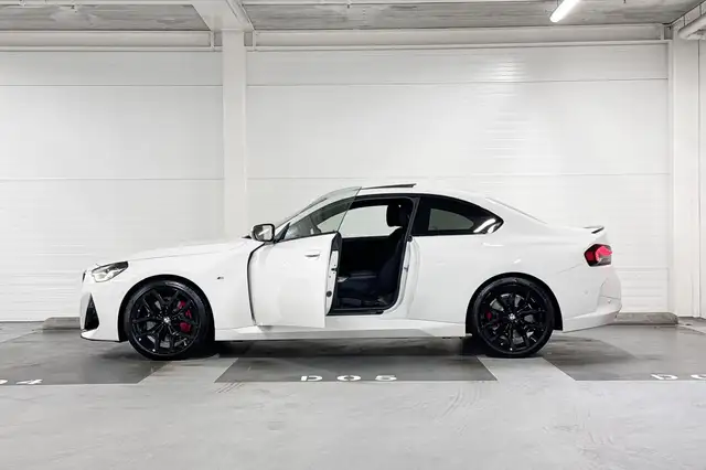 BMW 2 Series view 3