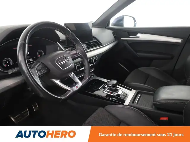 Audi Q5 view 11