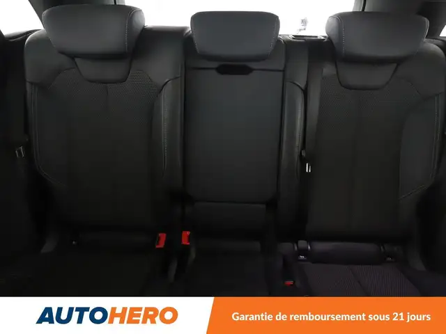Audi Q5 view 13