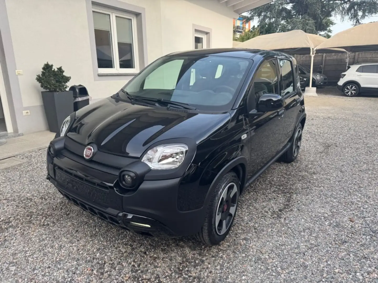 Fiat Panda 1.0 FireFly S&S Hybrid City Cross Noir - 1