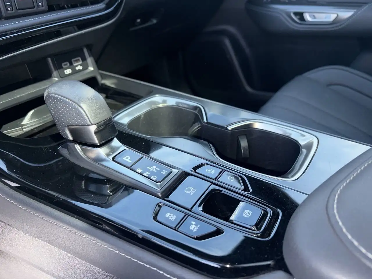 Lexus NX photo Lexus NX