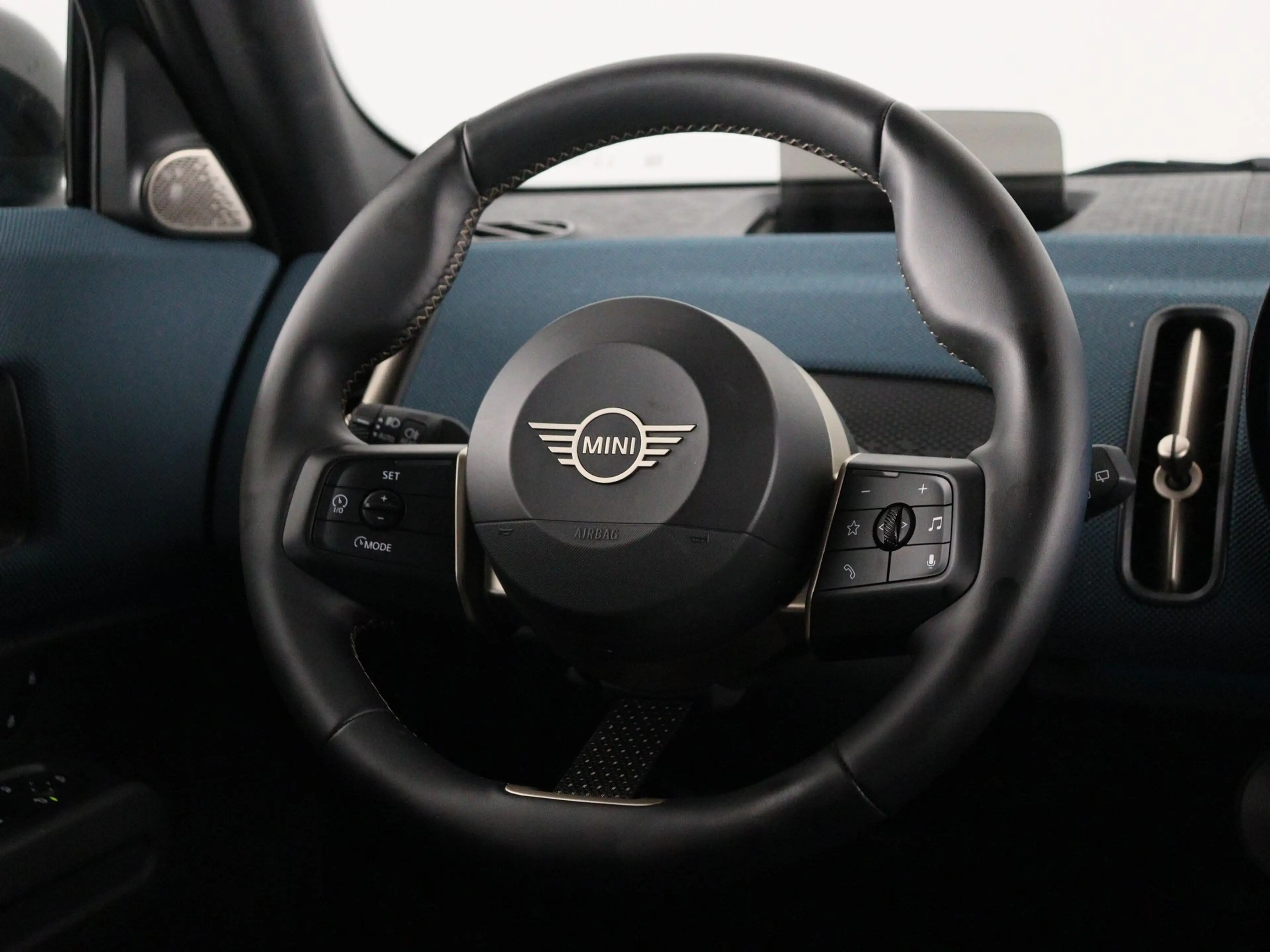 MINI Countryman SE All4 Favoured Pakket L — photo 2