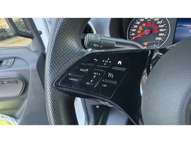Mercedes-Benz Sprinter view 12
