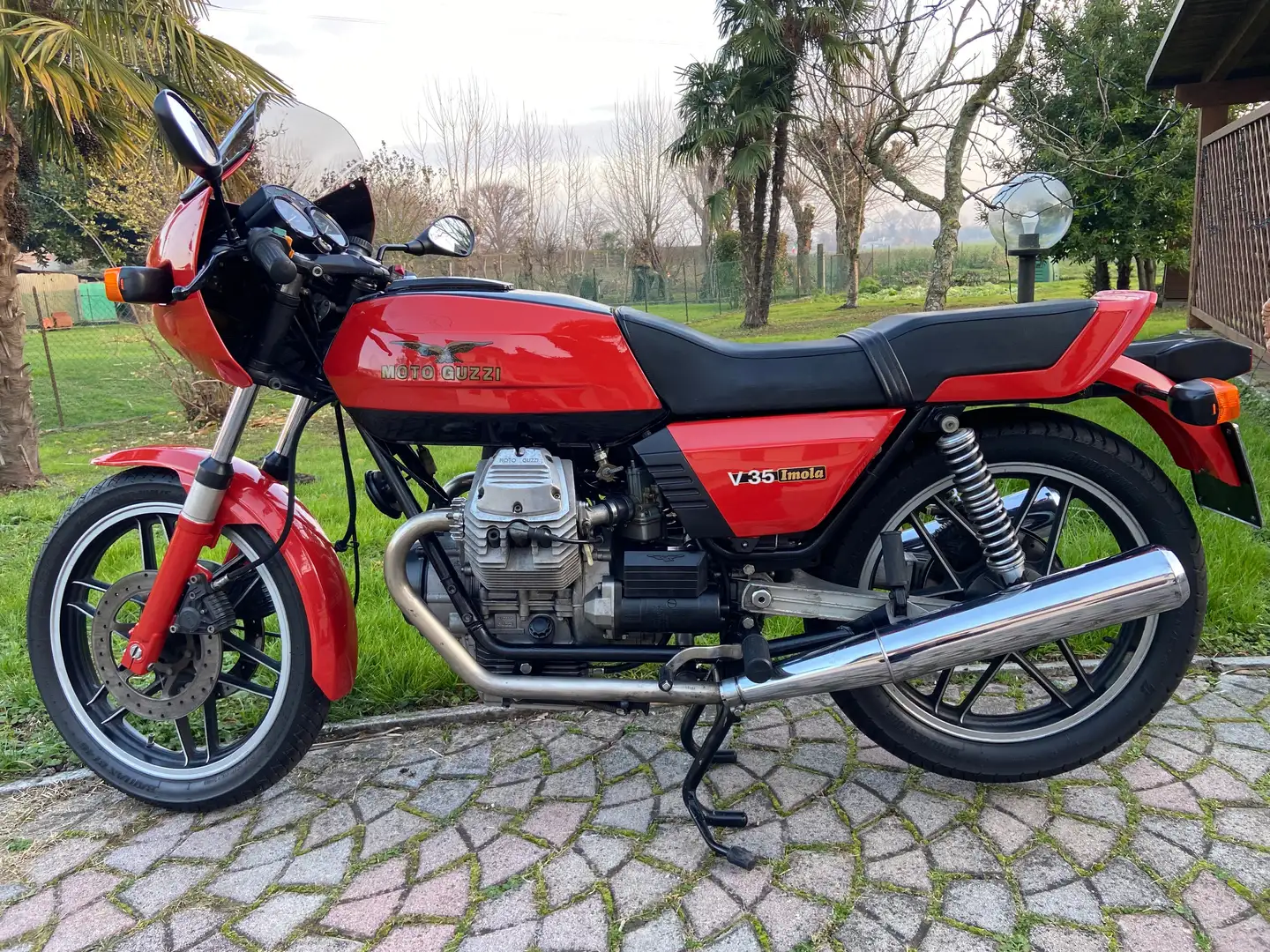 Moto Guzzi V 35 Imola Rood - 1