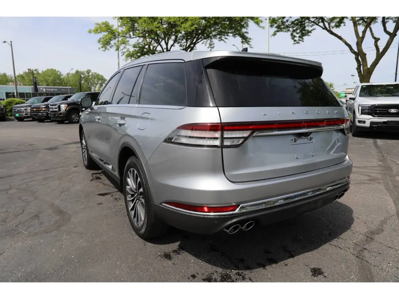 Lincoln Aviator снимка Lincoln Aviator