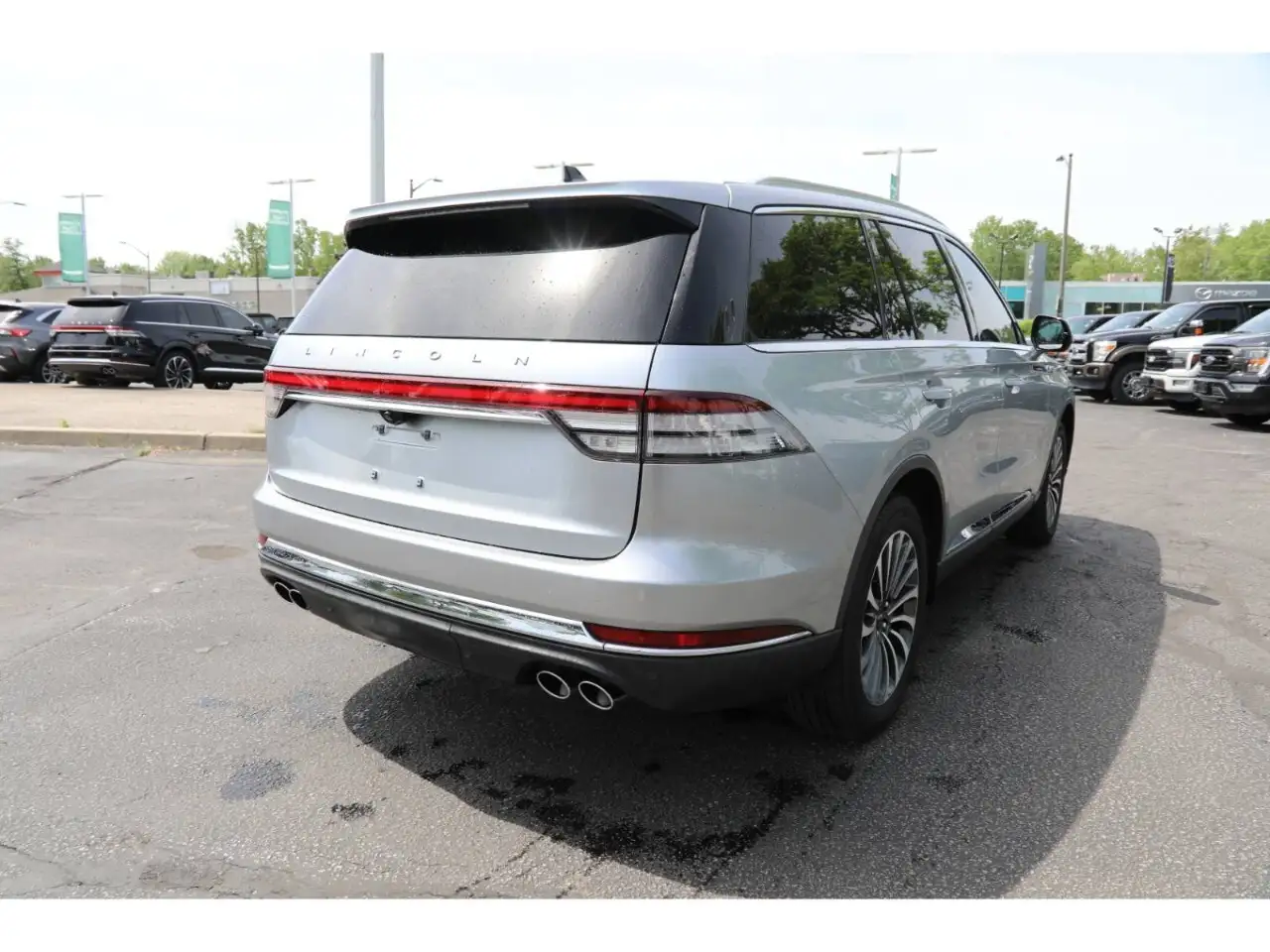 Lincoln Aviator снимка Lincoln Aviator