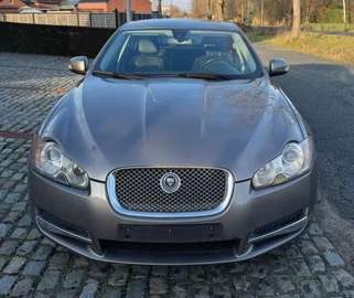 XF 2.7 V6 Diesel Premium Luxury