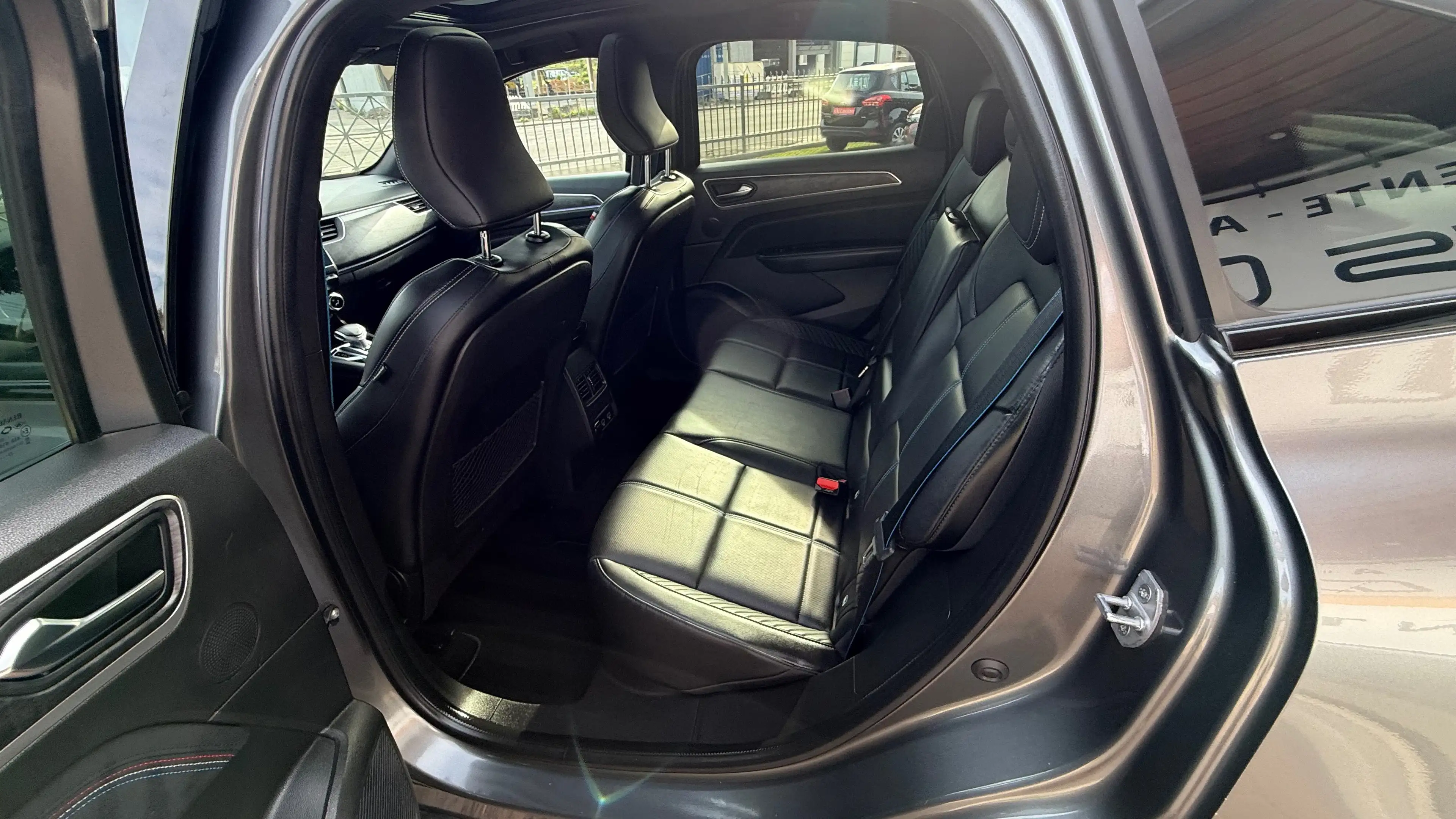 Renault Arkana E-TECH 1.6i E-Tech ESPRIT ALPINE/TOIT PANO./FULL OPTION/GARANTI 1AN — photo 12