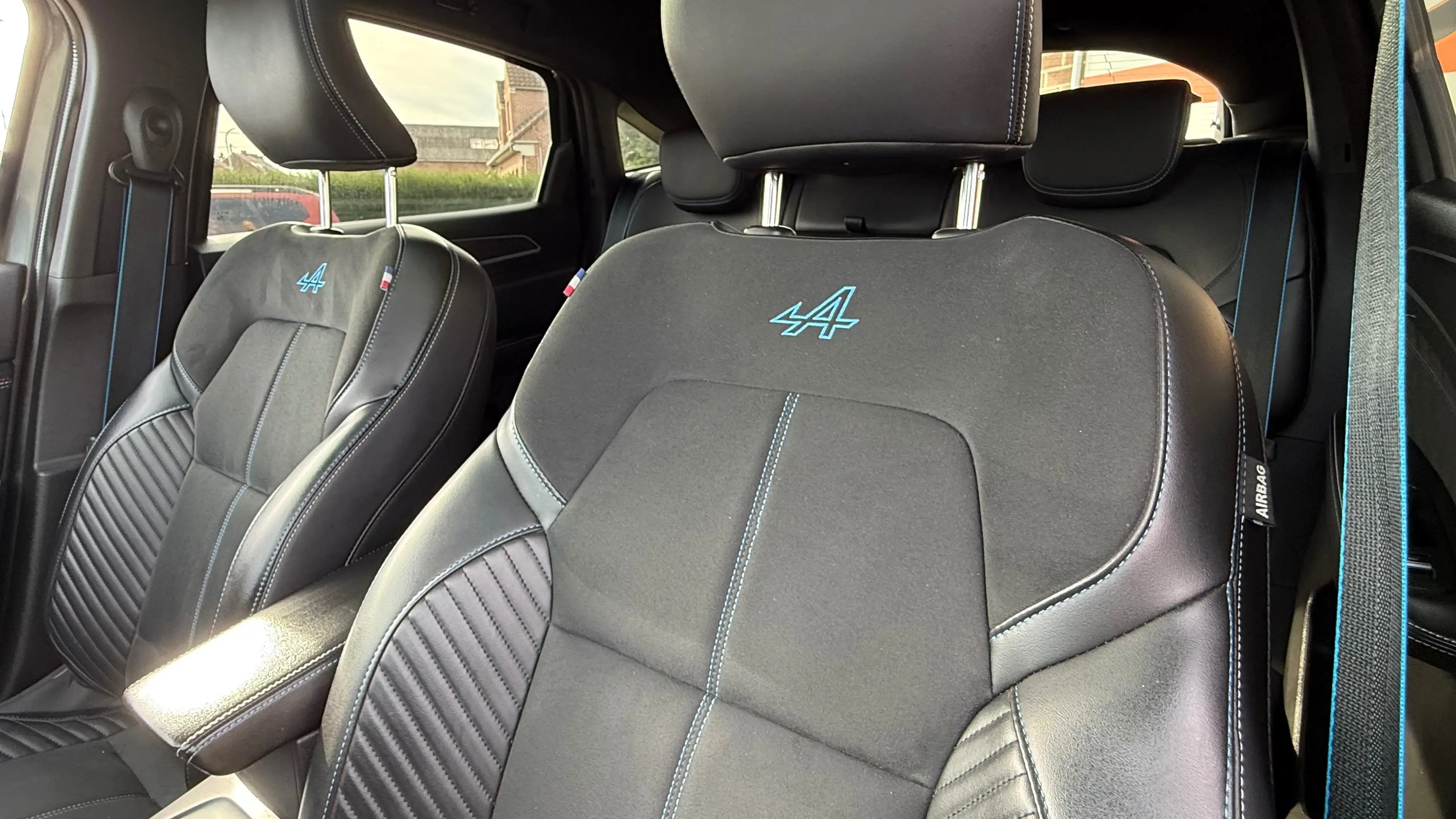 Renault Arkana E-TECH 1.6i E-Tech ESPRIT ALPINE/TOIT PANO./FULL OPTION/GARANTI 1AN — photo 9