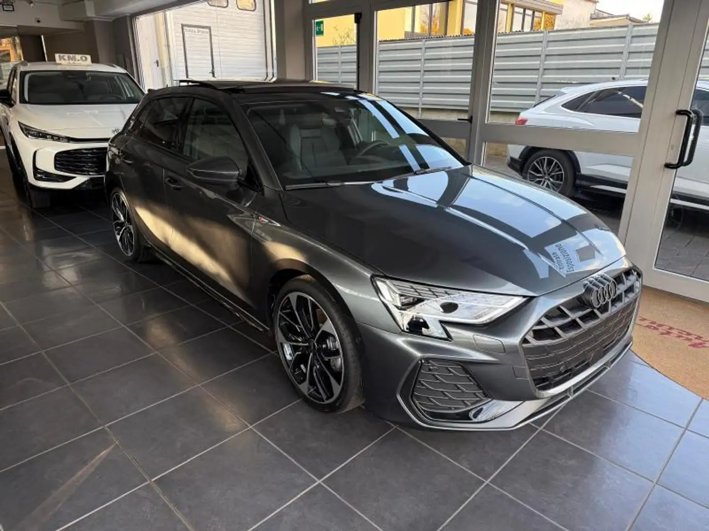 Audi A3 1.5 TFSI MHEV S-Line Edition 150cv S-Tronic - Tetto Apribile Grigio - 2
