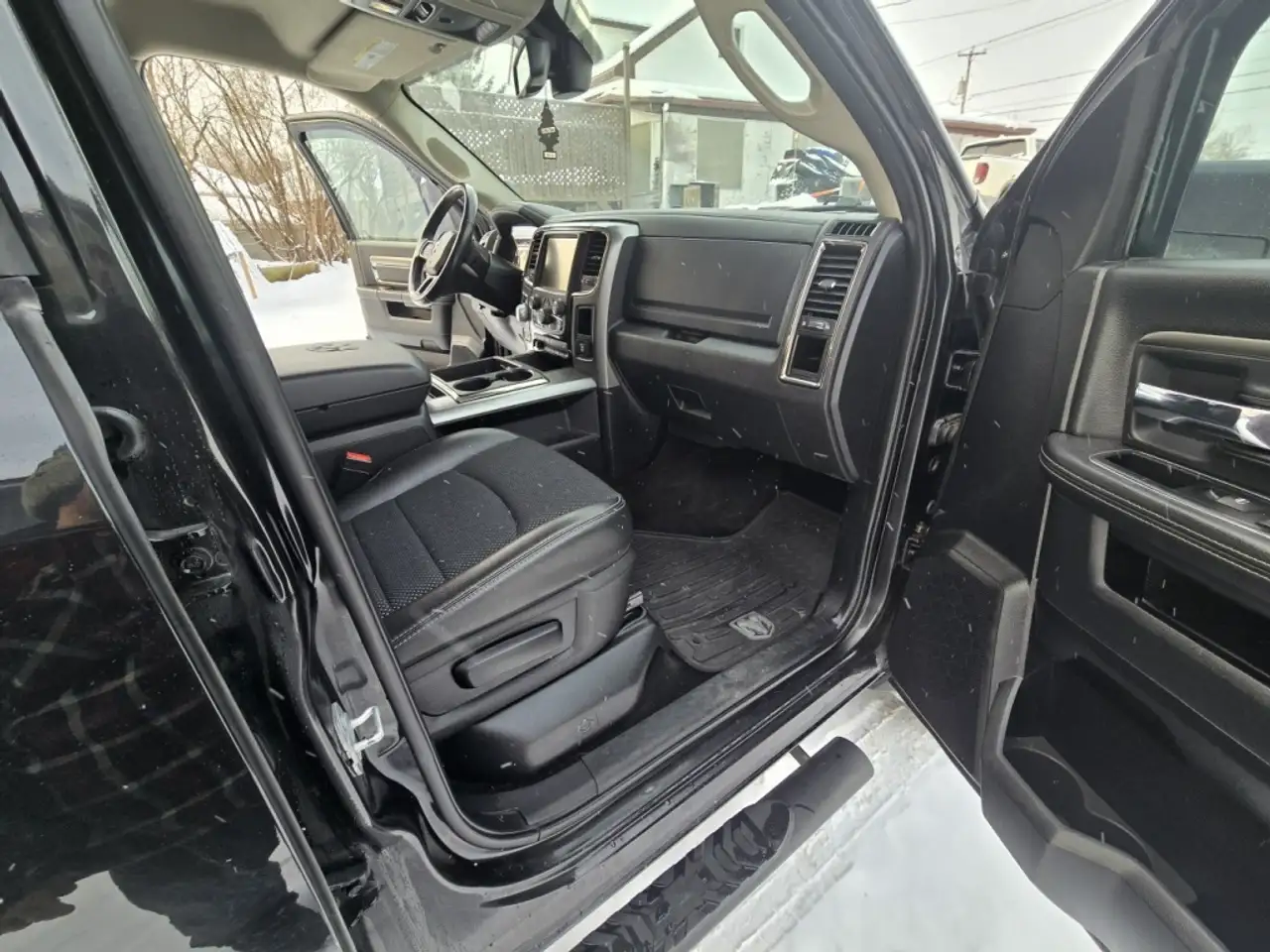 RAM 1500 снимка RAM 1500