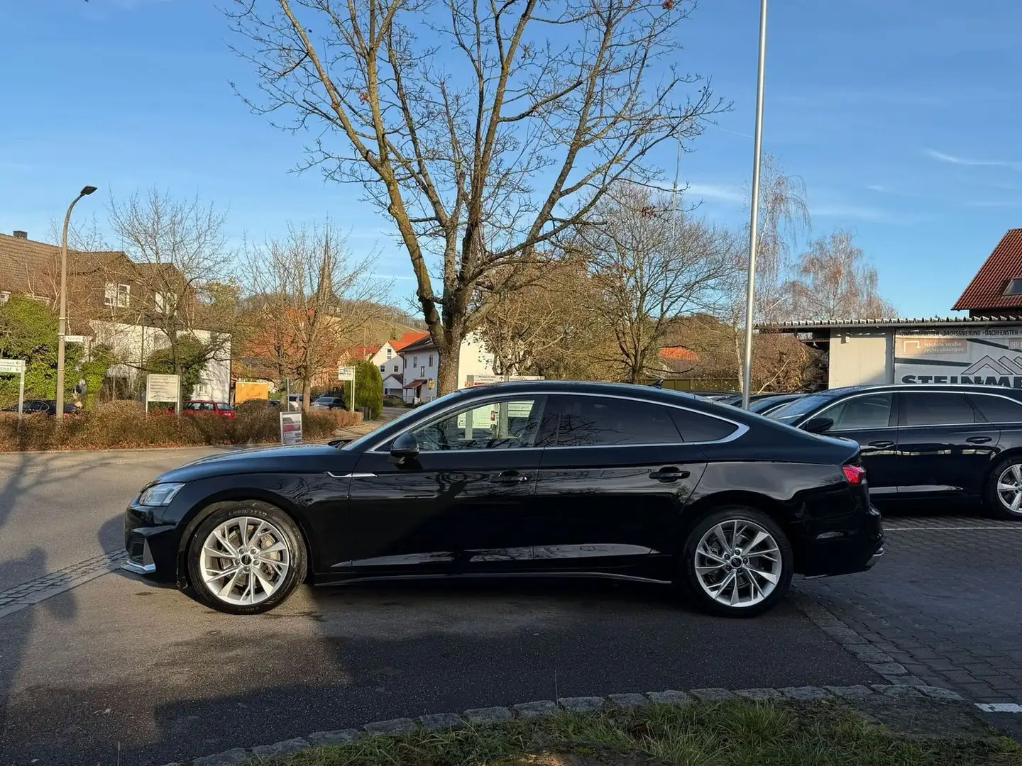 Audi A5 40 TFSI advanced / AHK / Kamera / LED / Navi / DAB Schwarz - 2