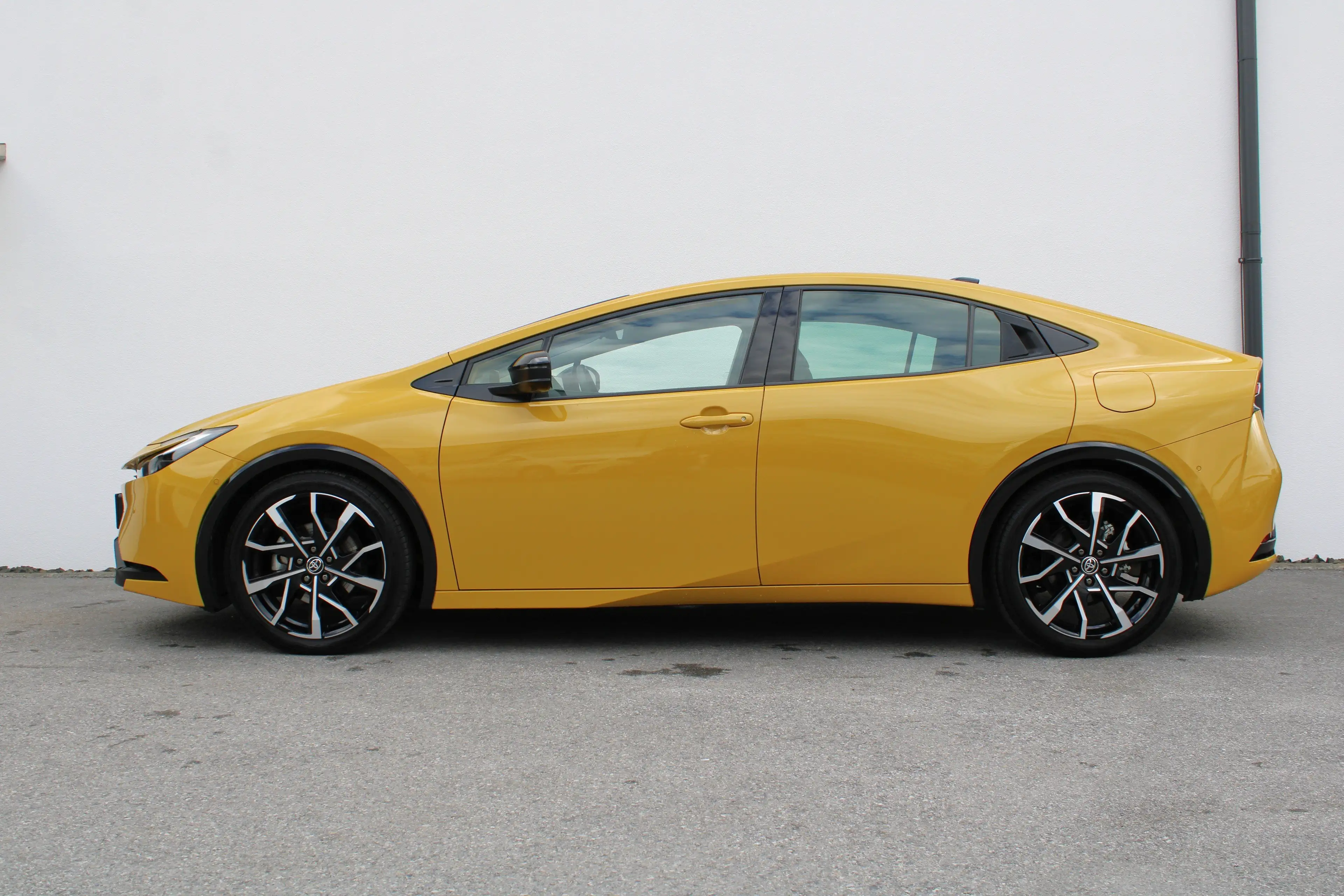 Toyota Prius Plug-in Hybrid "ACVANCED" 1. Besitz! — photo 3