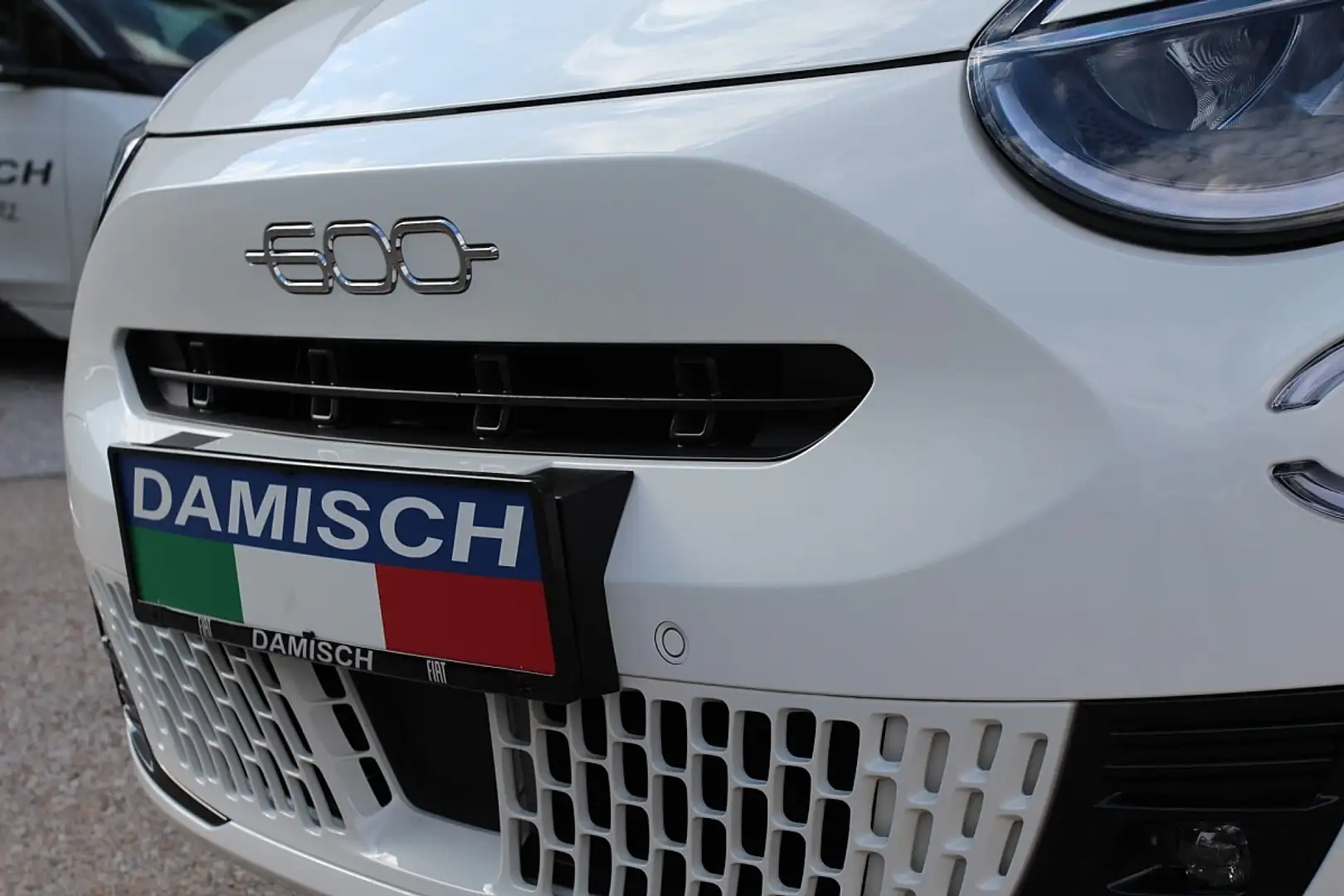 Fiat 600 Hybrid La Prima Weiß - 2