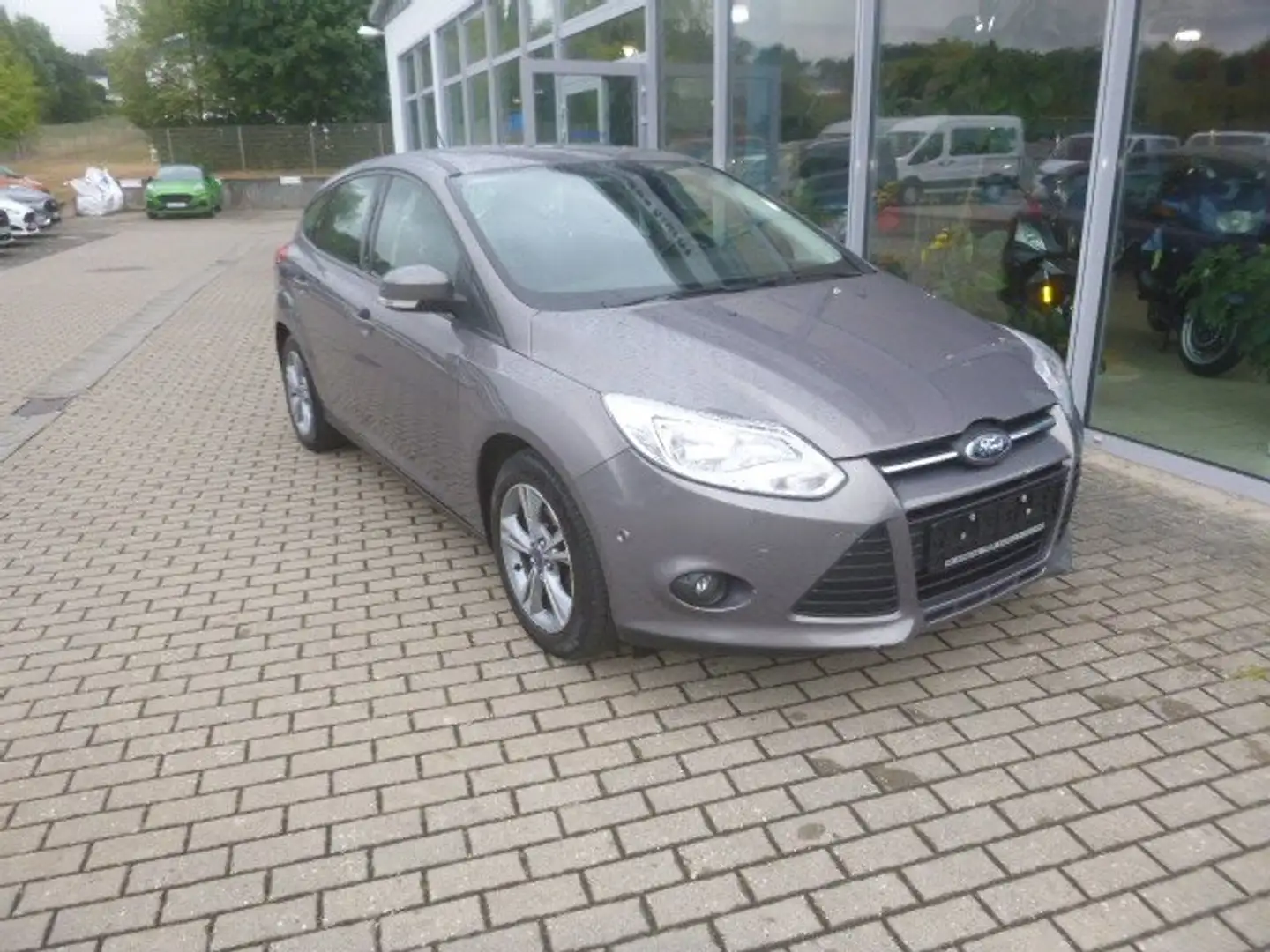 Ford Focus Champions Edition / AHK u.ZR Neu Brun - 1