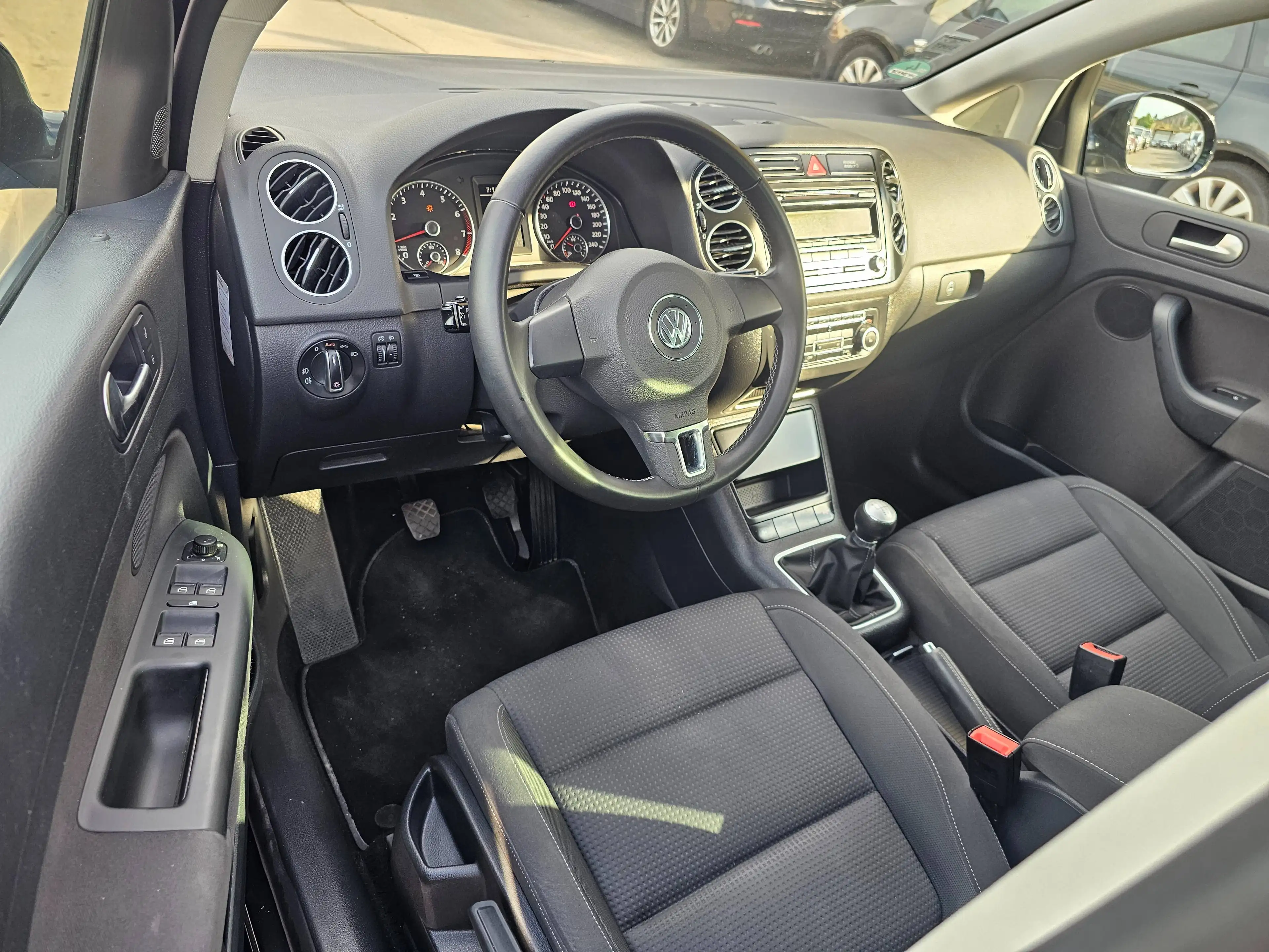 Volkswagen Golf Plus Team 1-Hand scheckheft 1,2 — photo 9