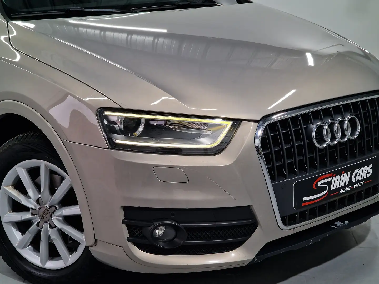 Audi Q3 Quattro * Toit Pano * Keyless * S tronic * Xenon - 2