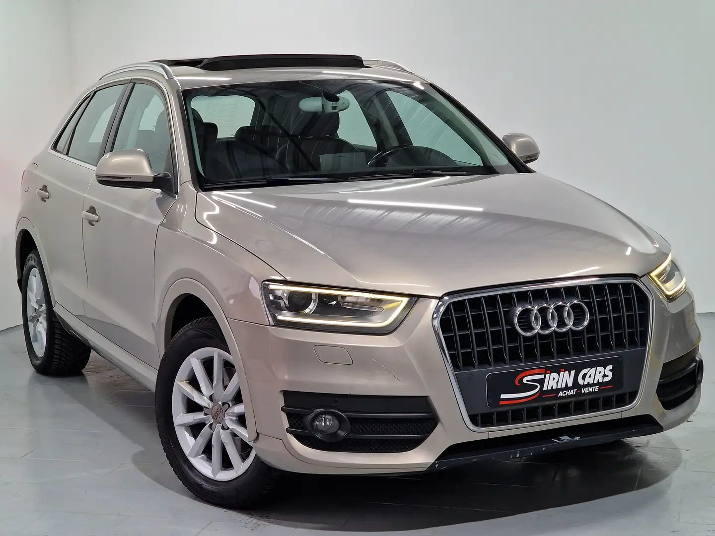 Audi Q3 Quattro * Toit Pano * Keyless * S tronic * Xenon - 1