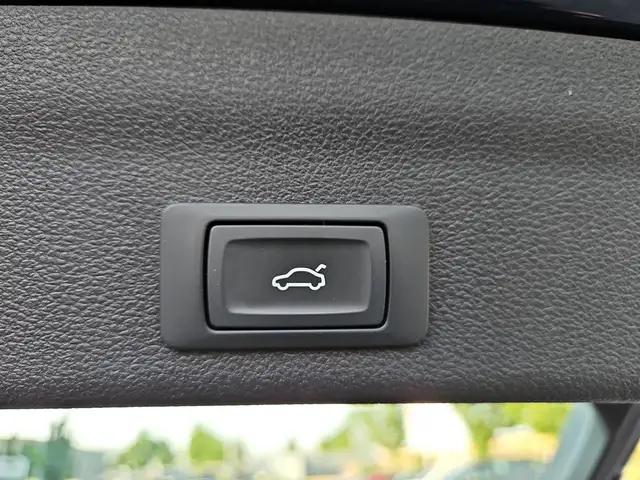 Audi A6 view 15