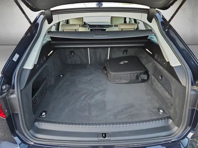 Audi A6 view 6
