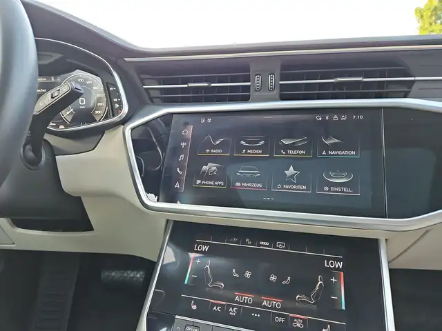 Audi A6 view 12