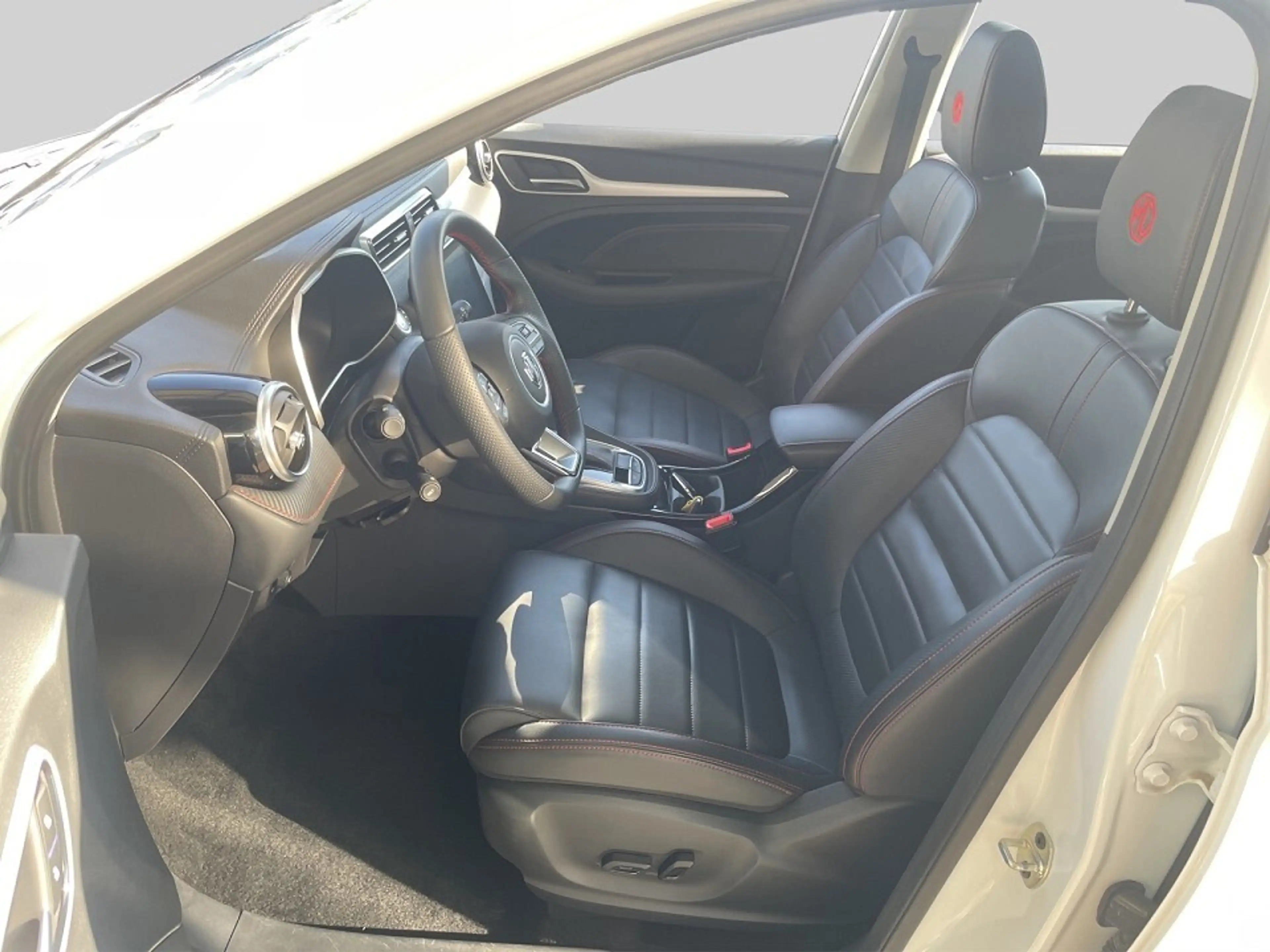 MG ZS 1.0T-GDI Luxury Aut. — photo 8