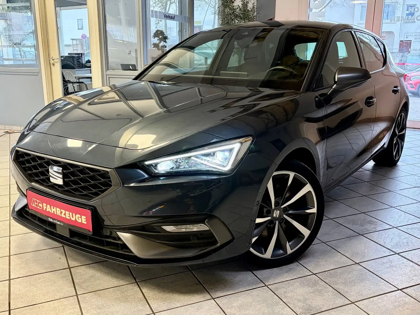 SEAT Leon FR 1.5 TSI Automatik / LED / Kamera / Gris - 1