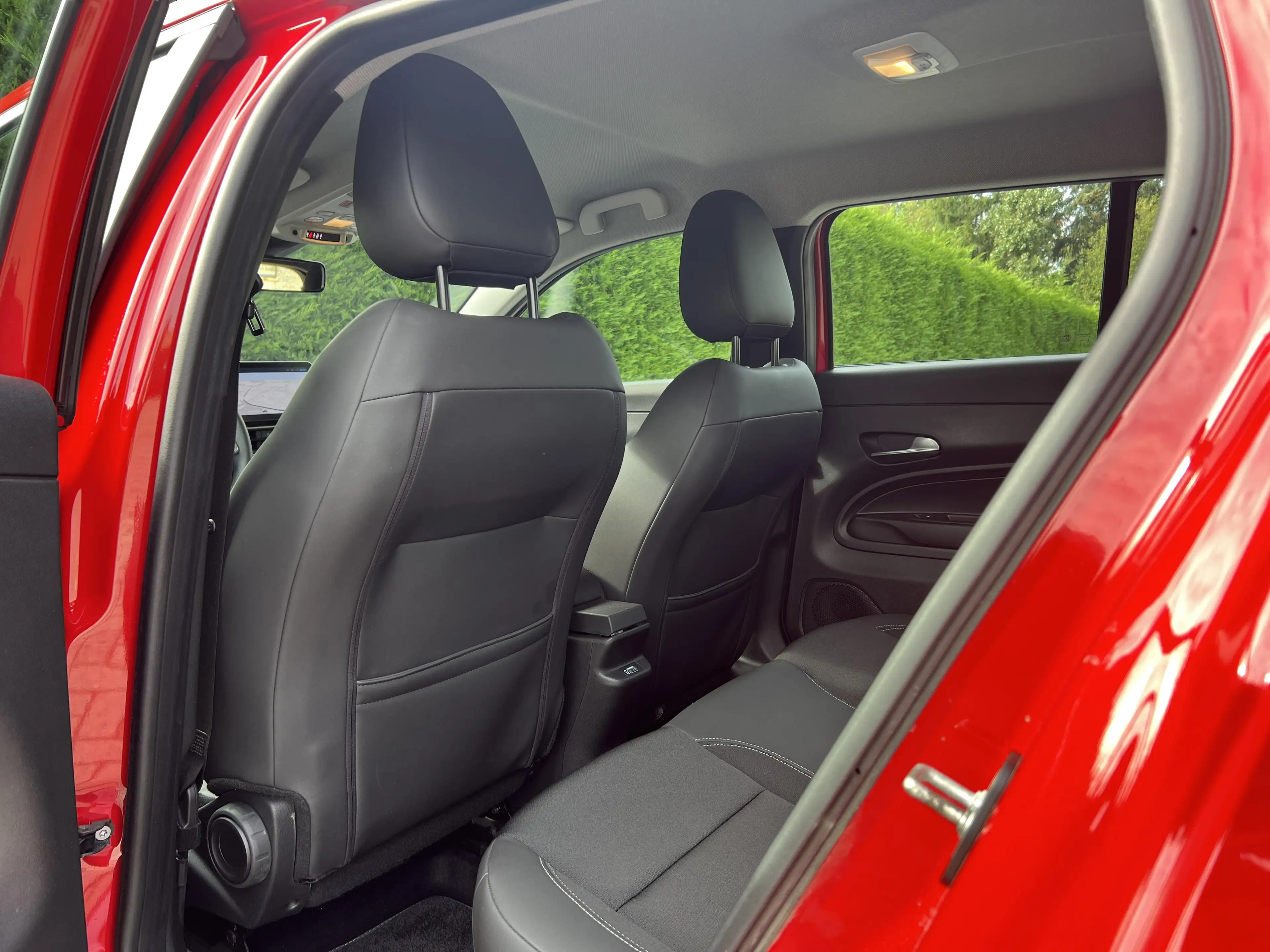 Jeep Avenger Altitude — photo 12