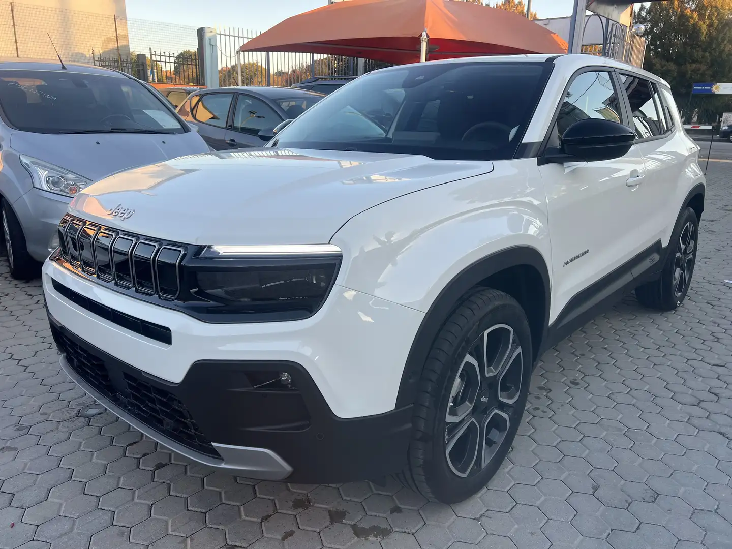 Jeep Avenger 1.2 turbo e-hybrid mhev Overland 4xe 145cv edct6 - 1