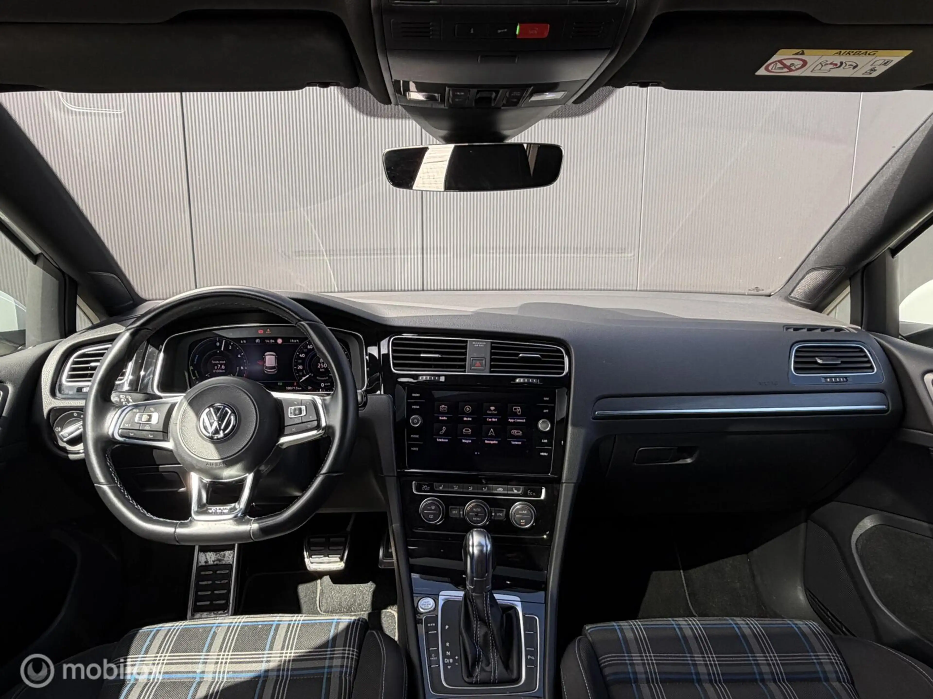 Volkswagen Golf GTE 1.4 TSI PHEV GTE/Pano/Virtual/1e eig/ACC/Cam — photo 4