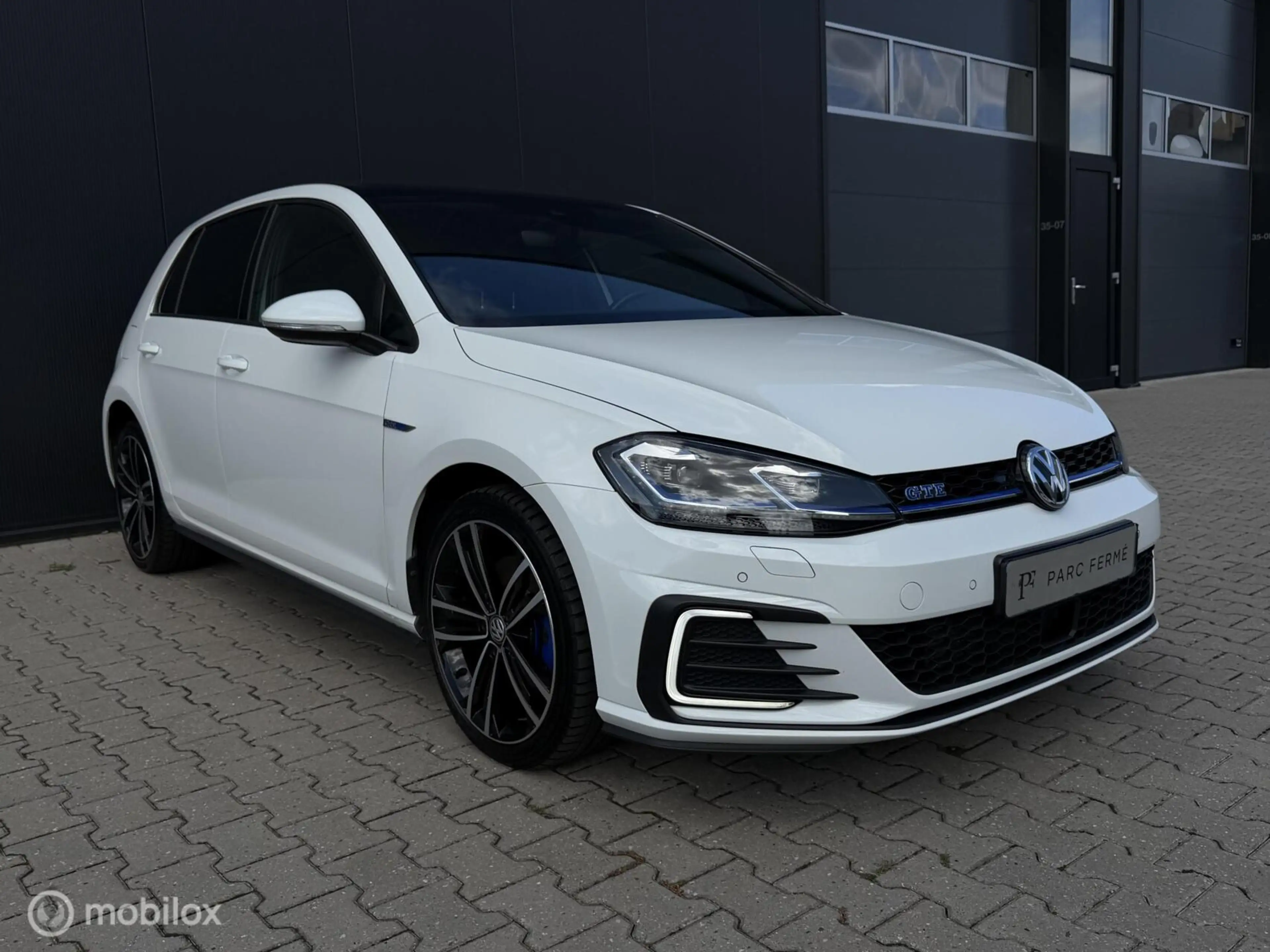 Volkswagen Golf GTE 1.4 TSI PHEV GTE/Pano/Virtual/1e eig/ACC/Cam — photo 6