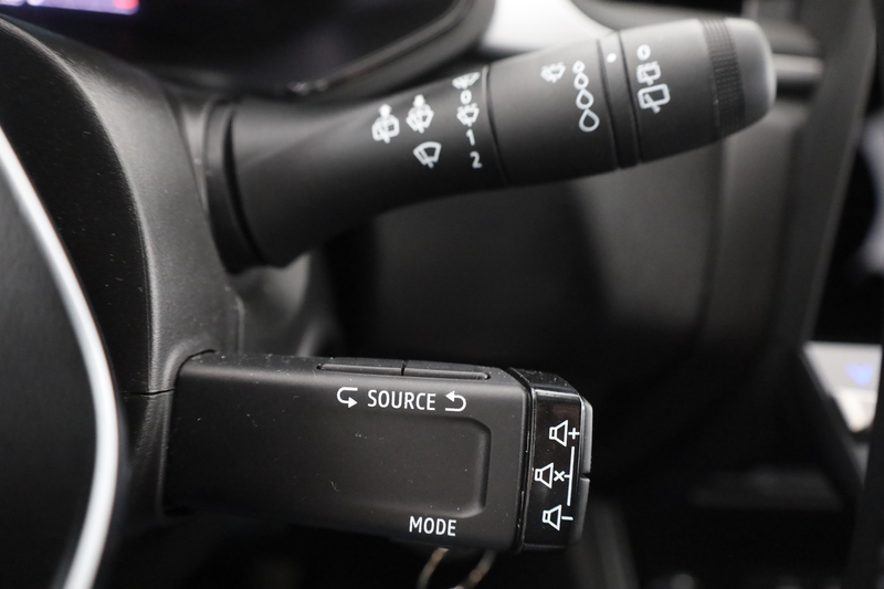 Renault Captur TCe 90 LED Kamera Tempomat — photo 19