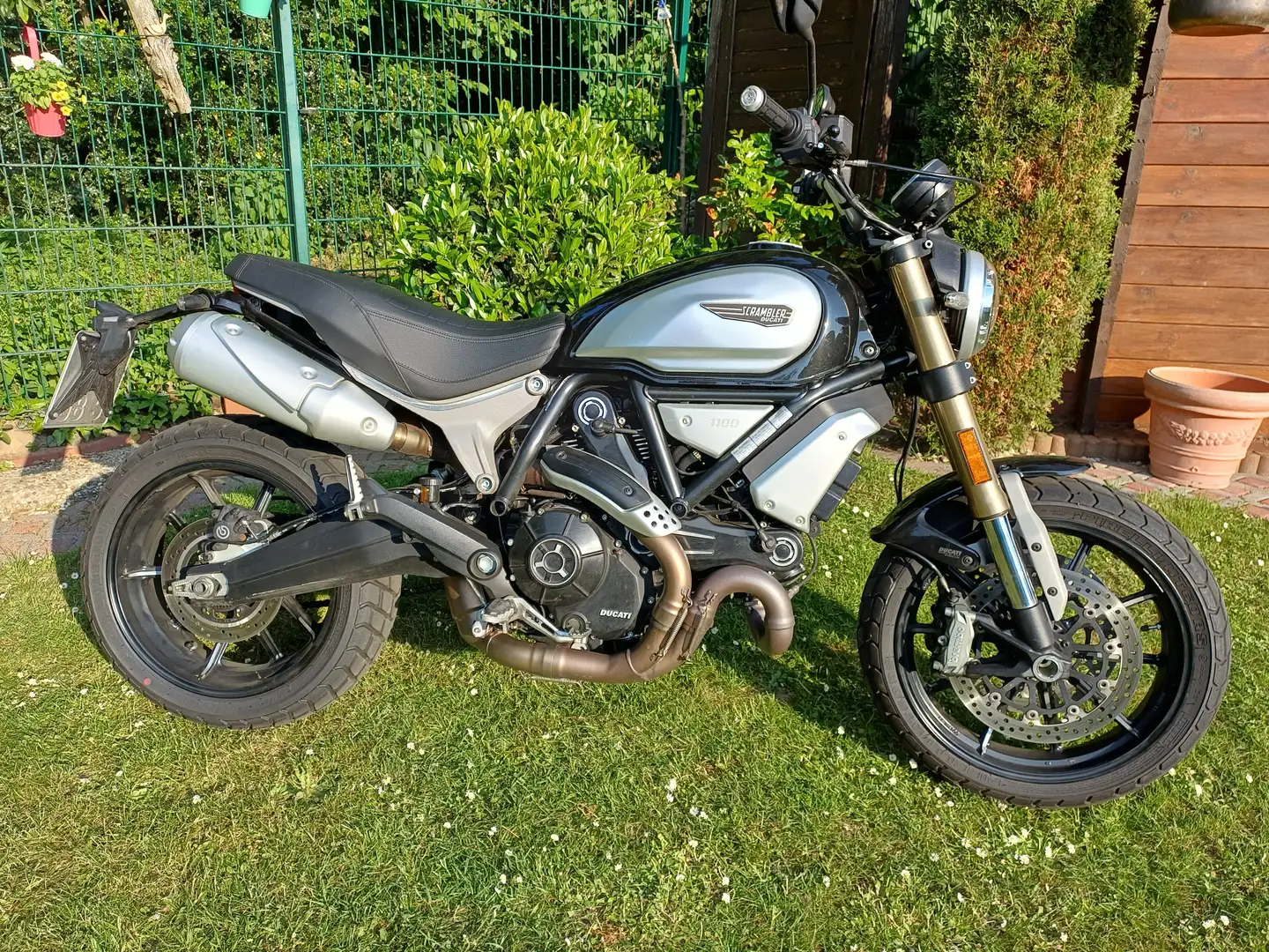 Ducati Scrambler 1100 Чорний - 1