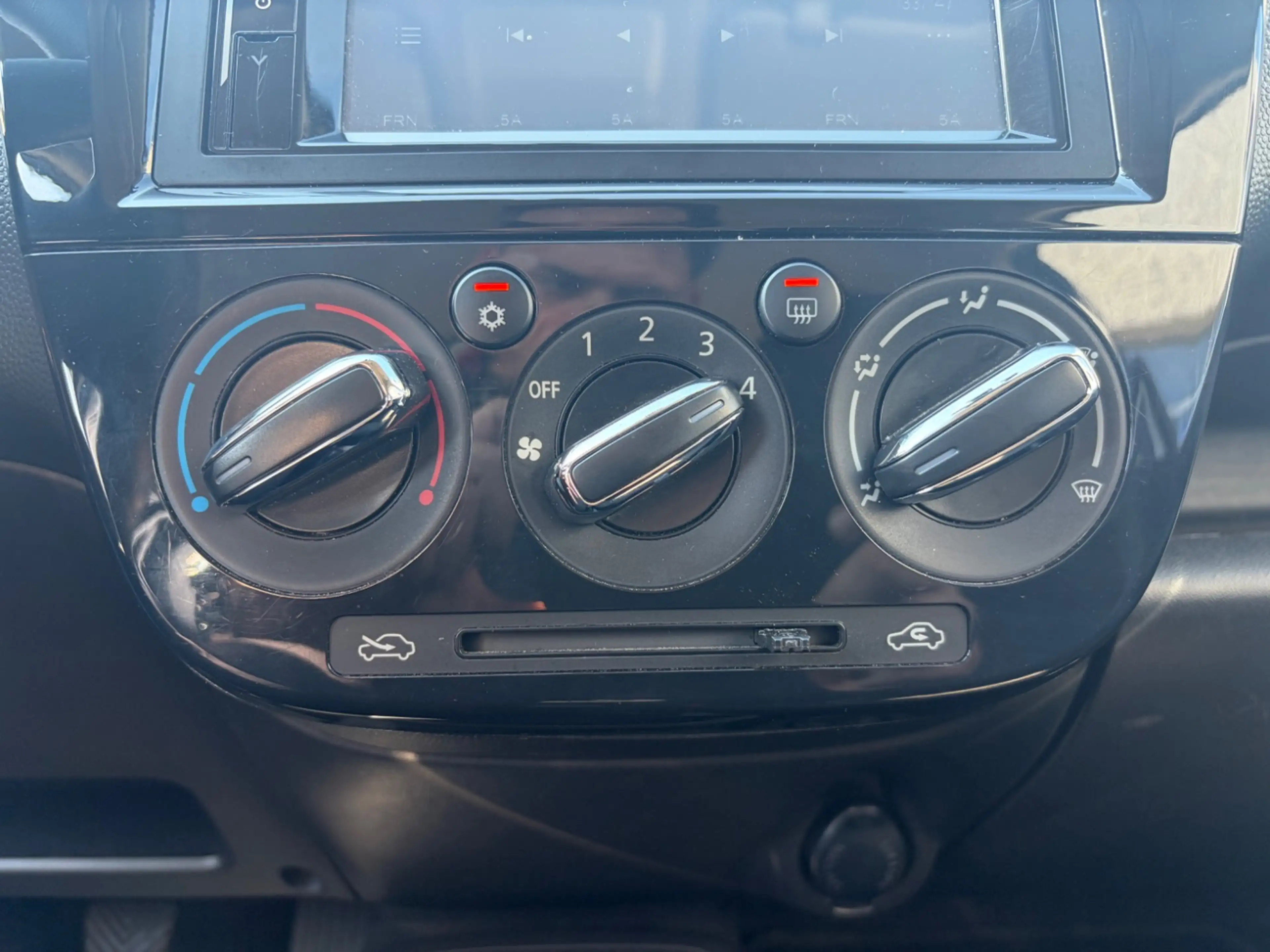 Mitsubishi Space Star 1.2 Select *KLIMAANLAGE*DAB*BLUETOOTH* — photo 12