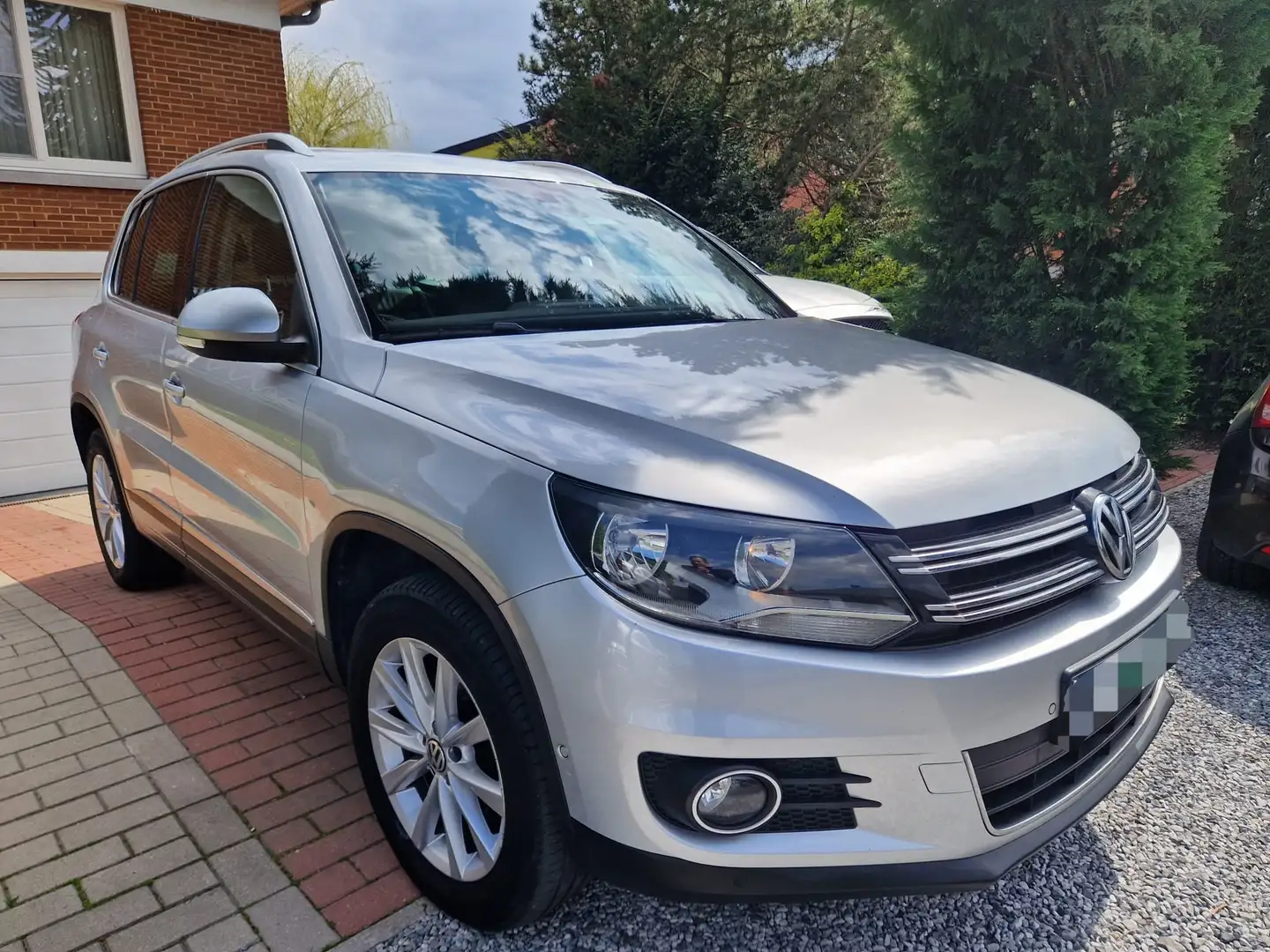 Volkswagen Tiguan 2.0 TDi SCR 4Motion Sport / FULL OPTION / GARANTIE Grijs - 2