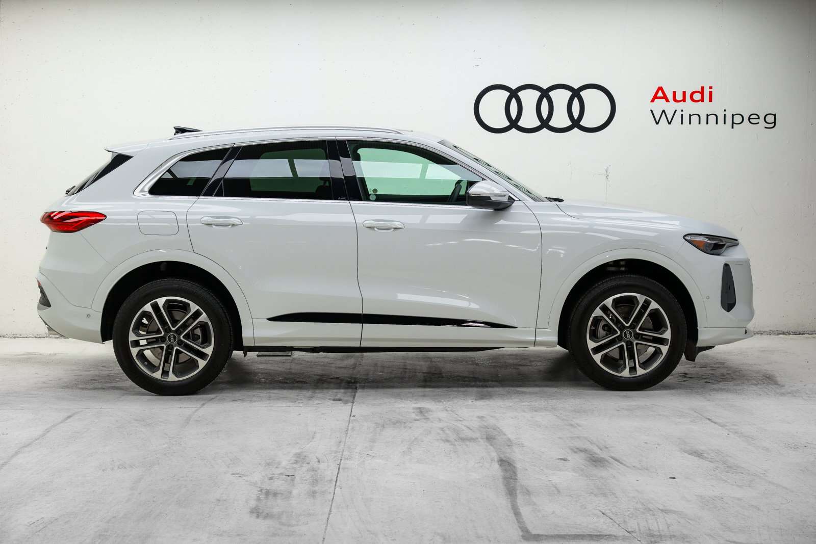 2025 Audi Q5 Progressiv | Sunroof | 360 Camera | Head Up Displa 4 cyl alt 4