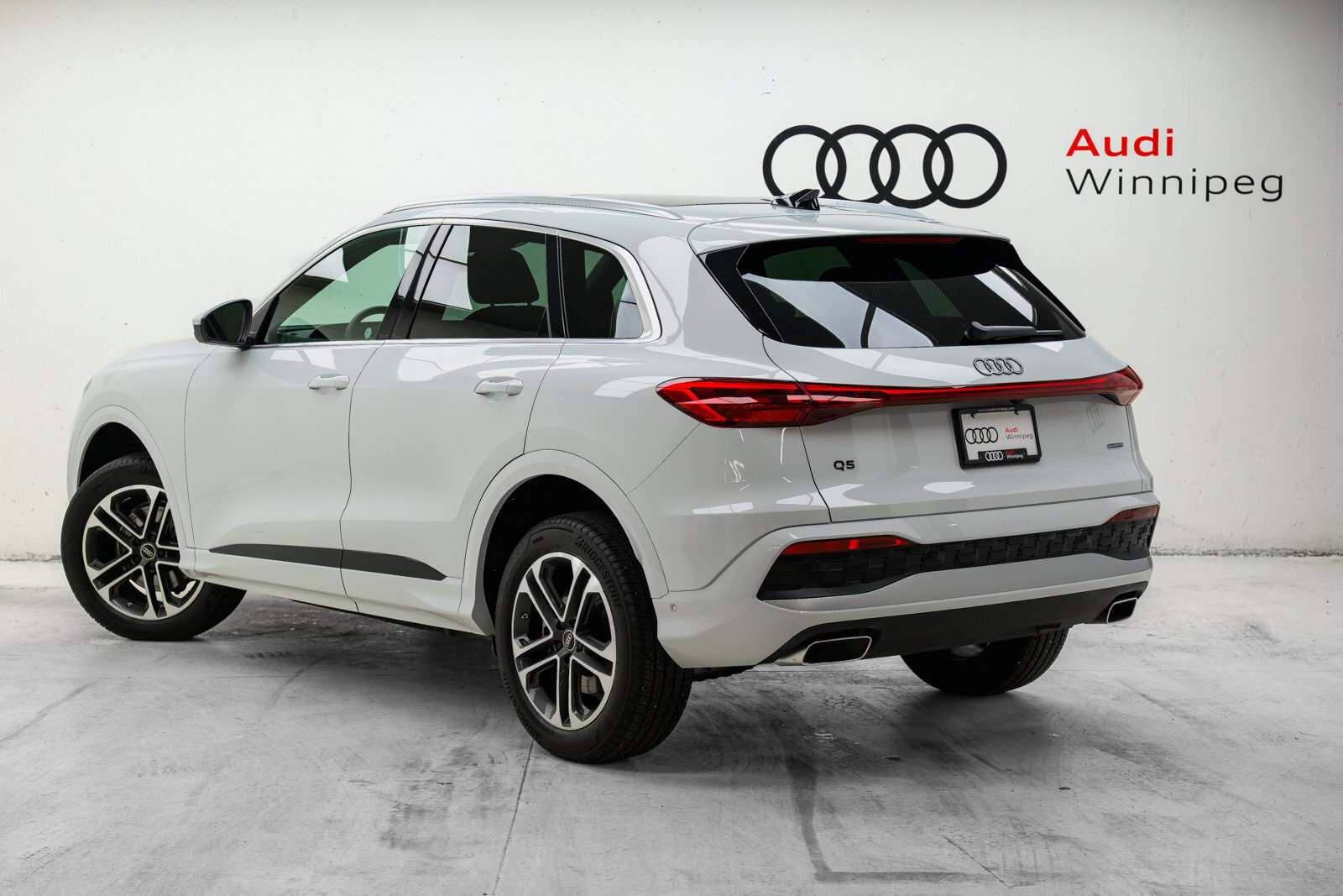 2025 Audi Q5 Progressiv | Sunroof | 360 Camera | Head Up Displa 4 cyl thumb 6
