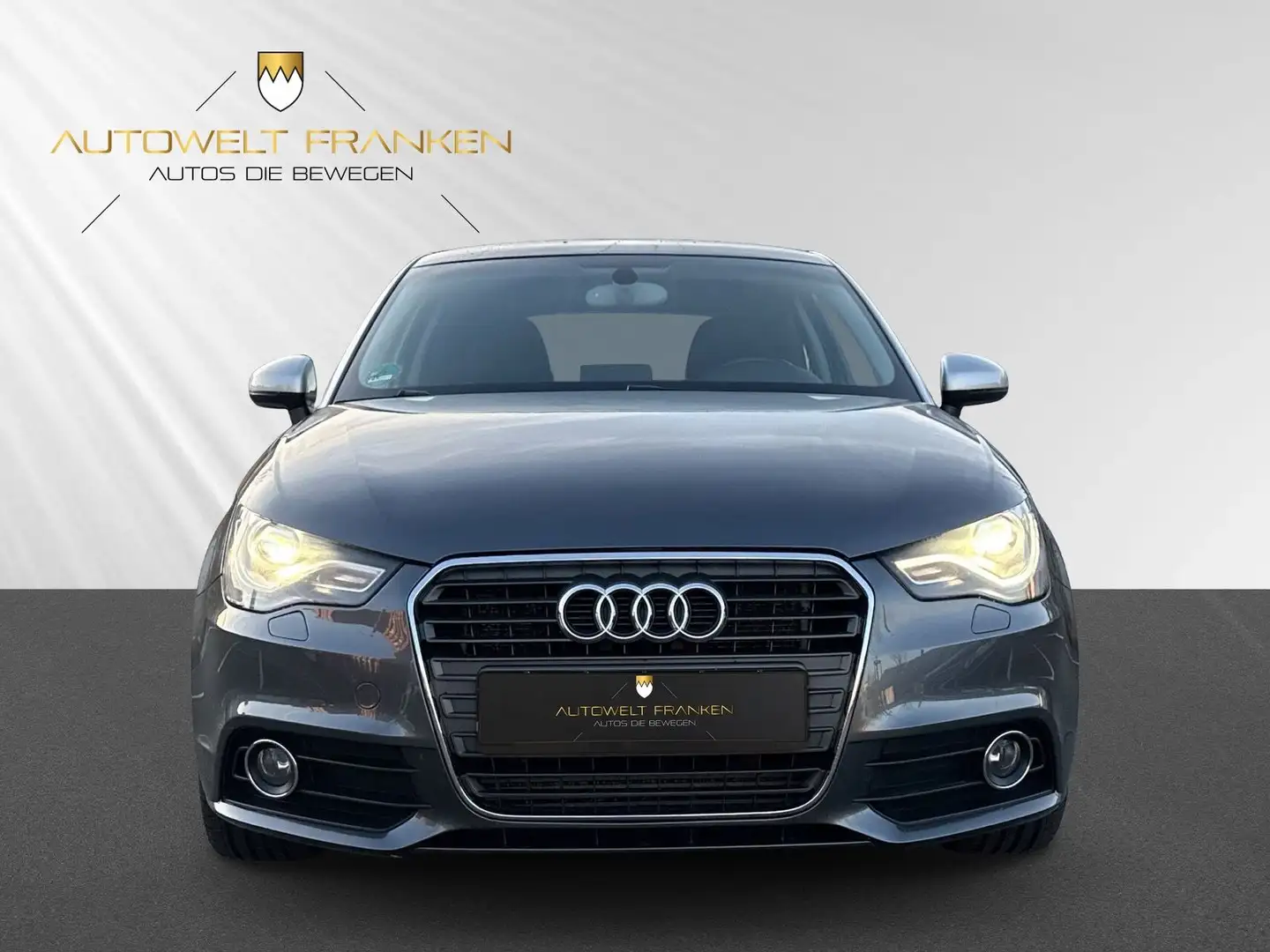 Audi A1 1.6 TDI *XENON*NAVI*PDC*TEMPO*SHZ* Grau - 2