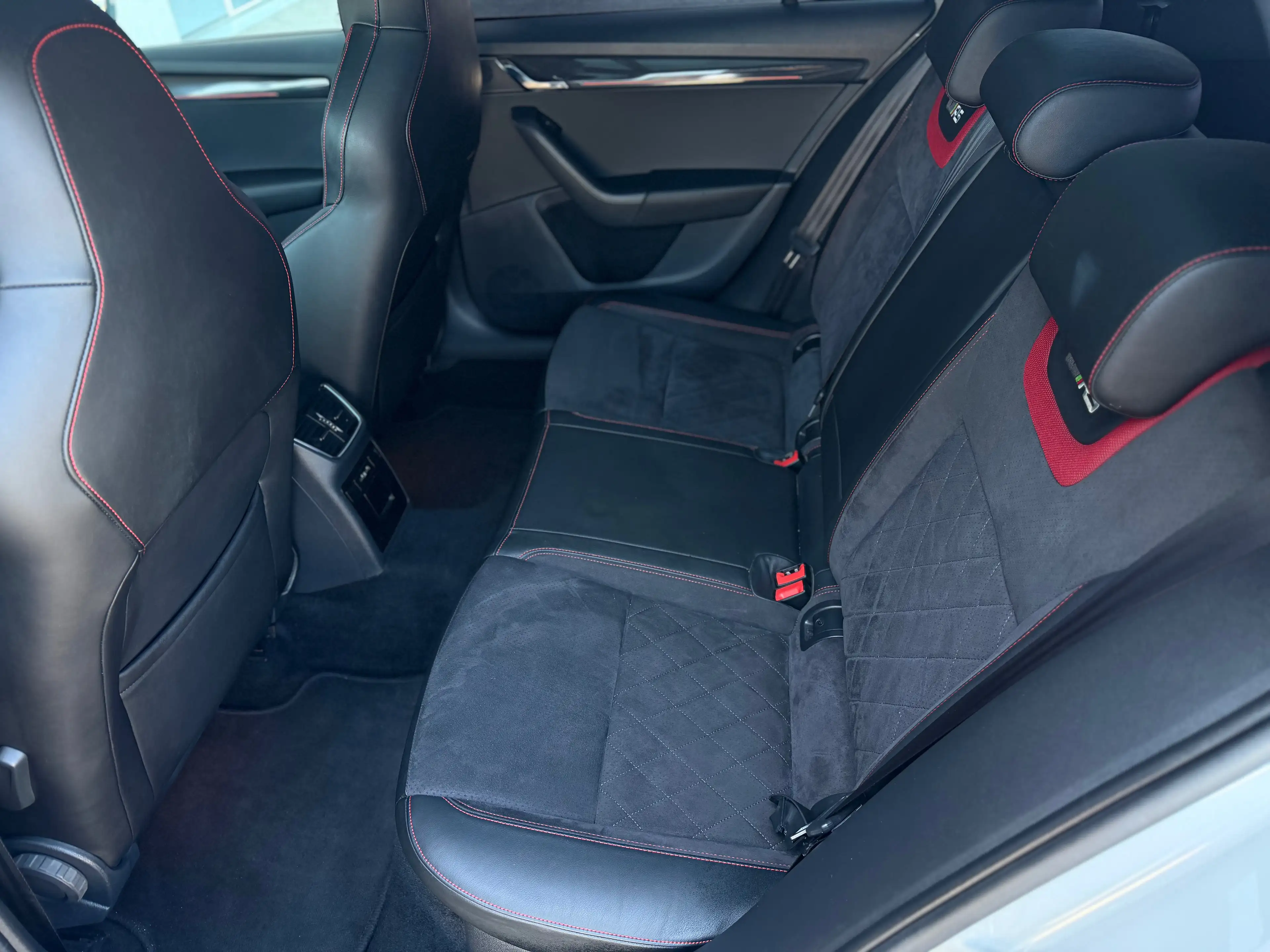 Skoda Octavia Octavia 2.0 TSI RS — photo 14